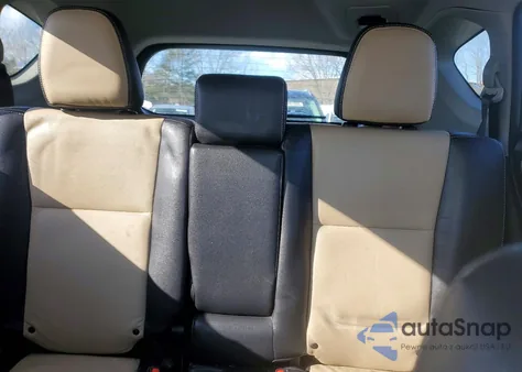 2016 Toyota Rav4 Xle z USA, uszkodzony, nr VIN JTMRFREV9GD184078